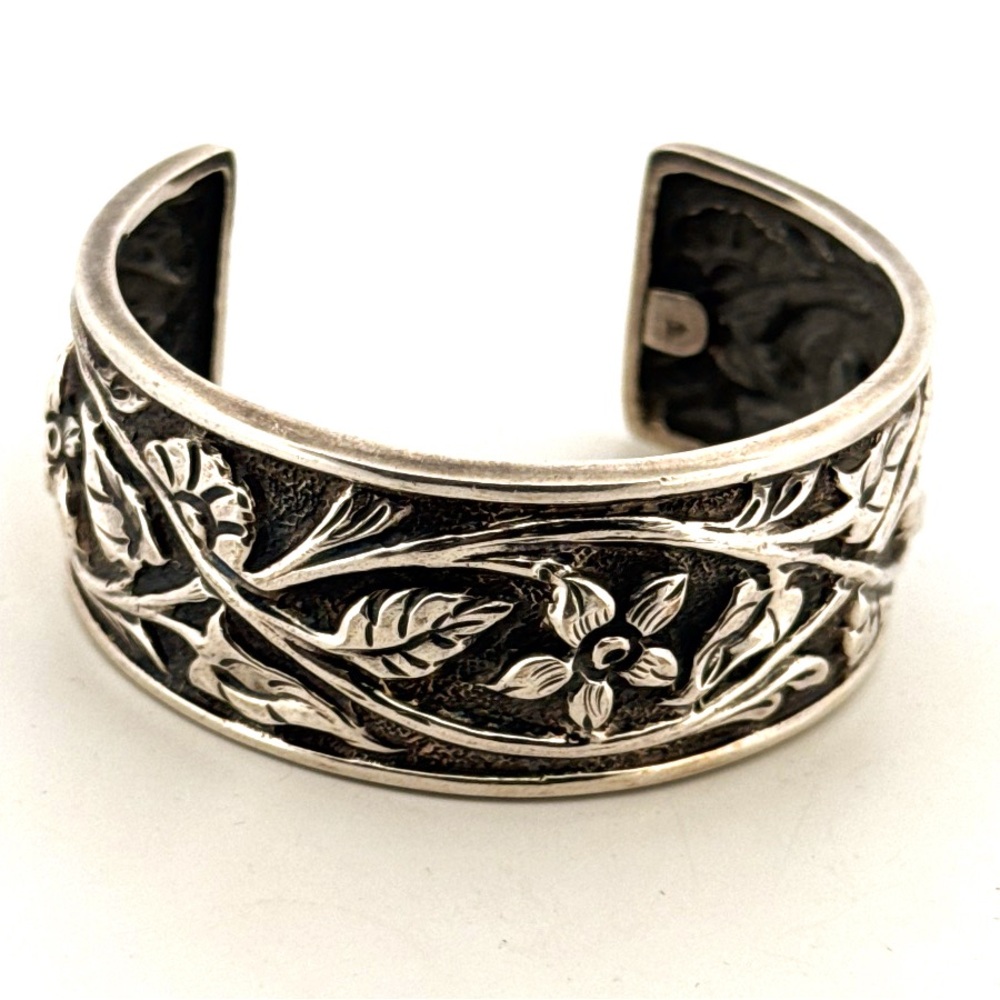 Retired Silpada Sterling Bracelet Cuff 925 Marked Vintage Floral 40.9g